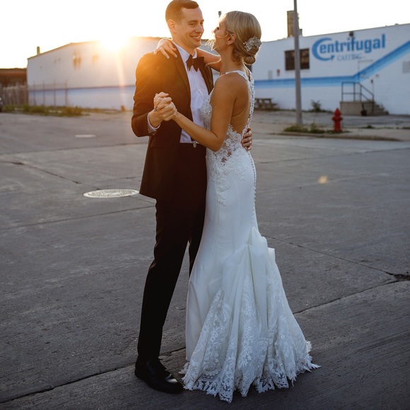 Wedding dress - Picture 7 of 7